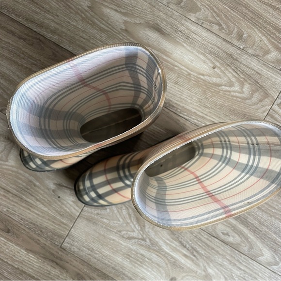 Authentic Burberry Rainboots - Picture 3 of 6